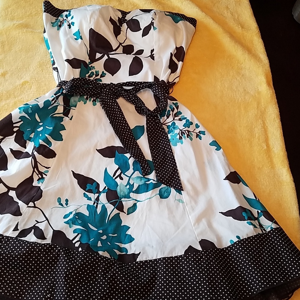 Beautiful flower & poka dot dress